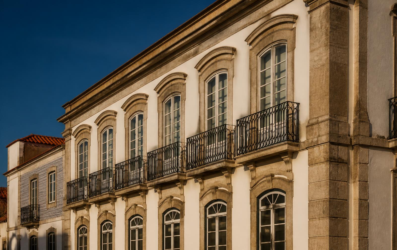 Fachada de um edifício residencial português